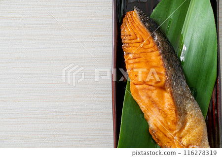 Grilled Salmon Steak with Soy Sauce 116278319