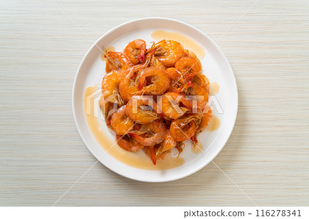 Sweet shrimps is Thai dish which cooks with fish sauce and sugar 116278341