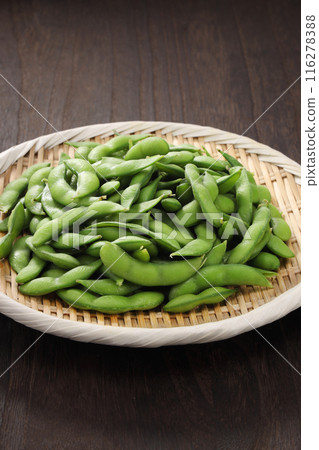 Fresh edamame beans in a colander Fresh edamame beans in a colander 116278388