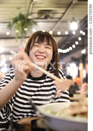 20s Asian woman 116278599