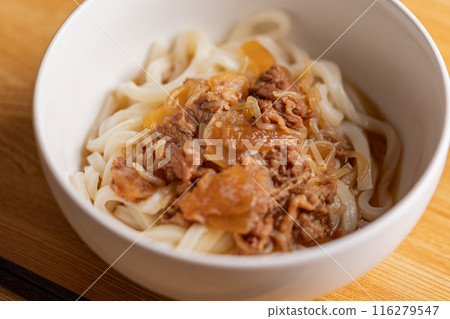 與烏冬面的肉烏冬面 與烏冬面的肉烏冬面 116279547