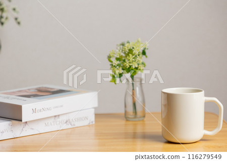 成堆的書和咖啡 成堆的書和咖啡 116279549