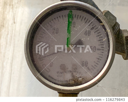 Manometer used to measure pressure. Industrial machine  116279843
