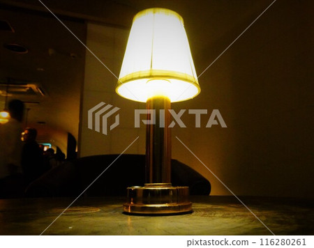 酒吧照明和夜間社交聚會 116280261