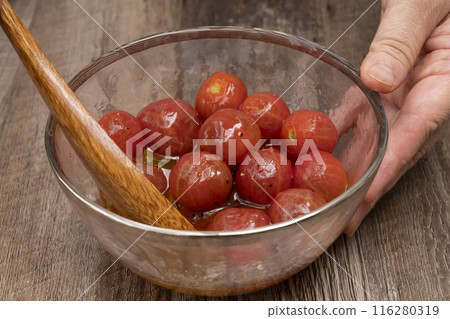 Marinated Cherry Tomatoes Mix the marinade 116280319