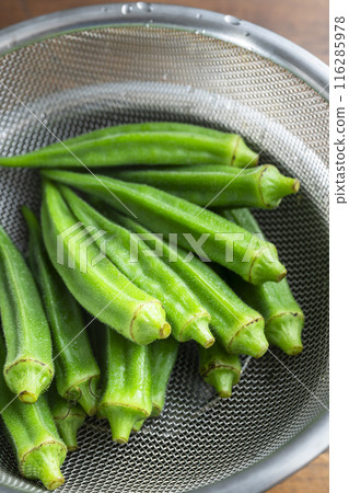 新鮮煮的秋葵 116285978