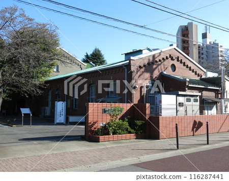 Former Brewing Research Institute No. 1 Factory (red brick sake brewery) in Takinogawa (Oji), Kita-ku, Tokyo 116287441