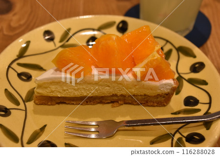 Stylish citrus fruit tart 116288028