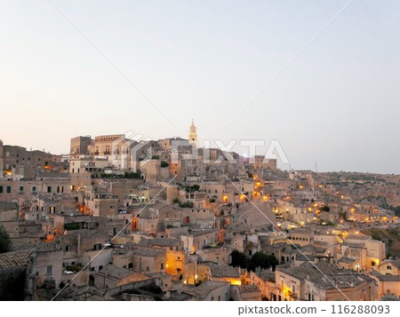 黃昏的馬泰拉，被指定為世界遺產的美麗城鎮景觀（義大利） 116288093