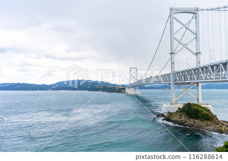 德島縣鳴門海峽和大鳴門大橋 德島縣鳴門海峽和大鳴門大橋 116288614