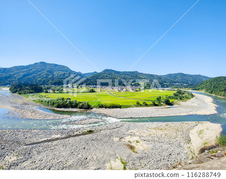 Viewpoint of the Shinano River (Tsunan Town, Niigata Prefecture) 116288749