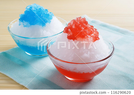 A summer tradition: Shaved ice (strawberry, blue Hawaii) 116290620