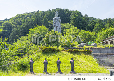 鮮綠的坪坂寺豚虎井觀音石像 116291320