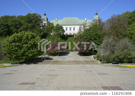 View to castle at Ujazdow in baths park in Warsaw capital city of Poland 116291906
