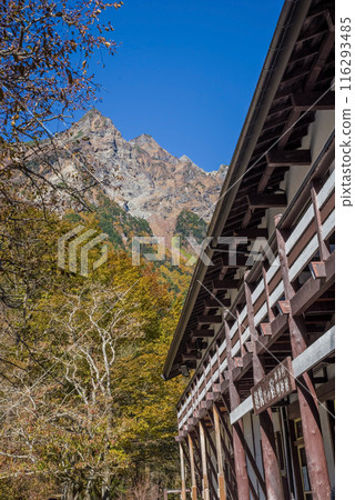 [秋天的上高地] 明神館與明神岳 116293485