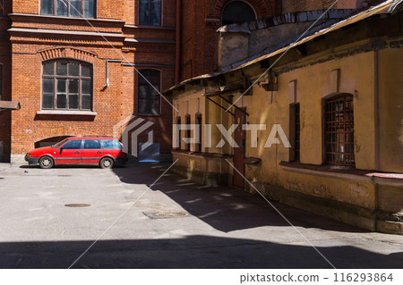 old residential buildings in the historical center of the city, view from the courtyards 116293864