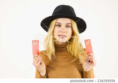 Woman after sale shopping 116295056