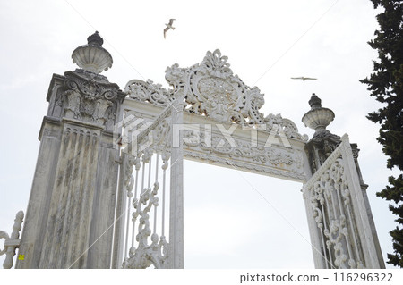 Exterior of gates to Dolmabahce Palace Exterior of gates to Dolmabahce Palace 116296322