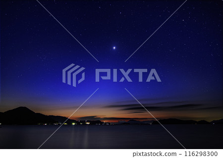 Autumn starry scenery in Setouchi: Venus rising and Leo 116298300