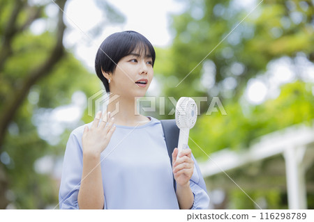 Heat prevention: Handy fan 116298789