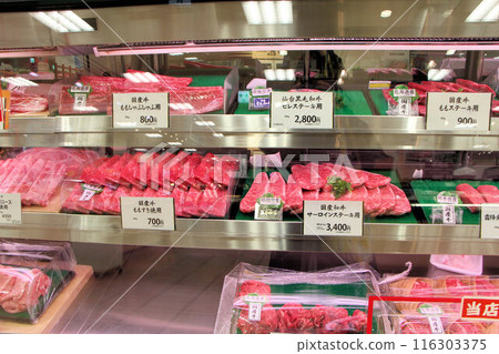 Meat sections in markets, food sections, supermarkets, department stores, butcher shops Meat sections in markets, food sections, supermarkets, department stores, butcher shops 116303375