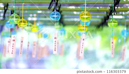 Wind Chime Festival: The cool summer breeze gently blows 116303379