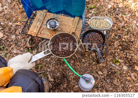 Camp coffee Roasting coffee beans outdoors Camp coffee Roasting coffee beans outdoors 116303527