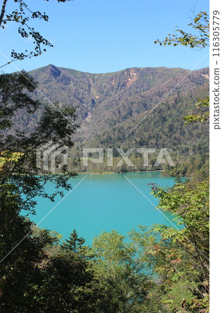 Lake Okotanpe, Hokkaido (vertical) Lake Okotanpe, Hokkaido (vertical) 116305779