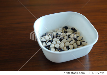 Orca beans (kidney beans) Orca beans (kidney beans) 116305794