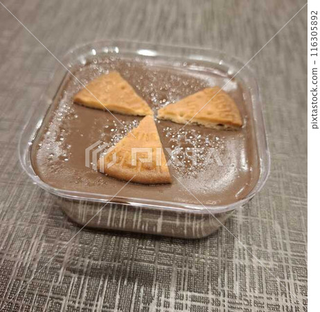 chocolate milk pudding and biscuits in a box 116305892