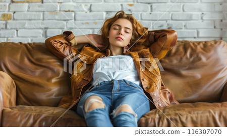 A young woman sleeping 116307070