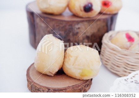 flavored ball donuts as a background flavored ball donuts as a background 116308352