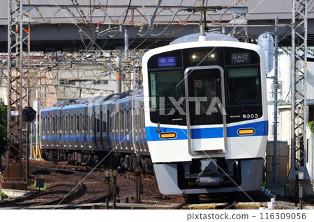 [Semboku Rapid Railway] 9300 series (Nankai Koya Line: Sakai-Higashi to Asakayama) 116309056