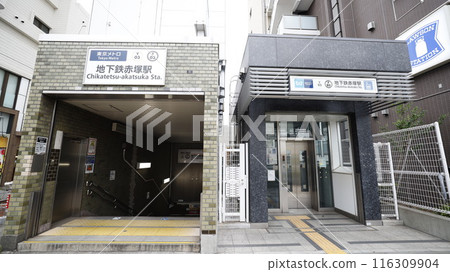 東京地鐵有樂町線、副都心線赤塚站2號出入口設有電梯。 116309904