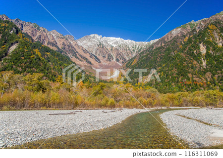上高地的壯麗景色[2023年秋季]從小梨平露營地看到穗高山脈的壯麗全景 116311069