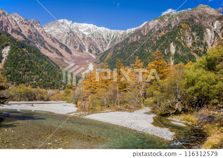 Spectacular views of Kamikochi [Autumn 2023] A panoramic view of the Hotaka mountain range from Kappa Bridge 116312579
