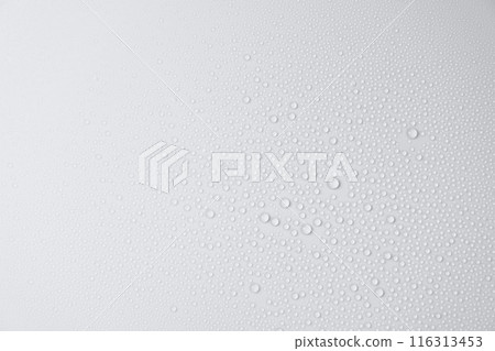 White background_water drops 116313453