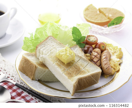 Breakfast image (toast, scrambled eggs, sausages, coffee) 116314482