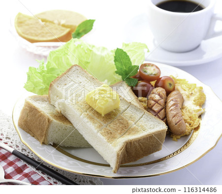 Breakfast image (toast, scrambled eggs, sausages, coffee) 116314486