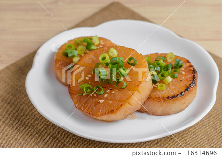 daikon steak 116314696