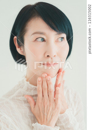 50多歲女性皮膚護理下巴護理 50多歲女性皮膚護理下巴護理 116315002