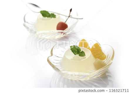 Fruit jelly (white background) Fruit jelly (white background) 116321711