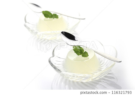 Fruit jelly (white background) Fruit jelly (white background) 116321793