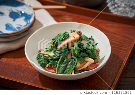 Sauteed Shimeji Mushrooms, Spinach and Bacon 116321891