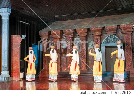 越南:在美山遺址可以看到民俗舞蹈舞台,美山遺址是佔婆王國供奉印度教神的聖地。 越南:在美山遺址可以看到民俗舞蹈舞台,美山遺址是佔婆王國供奉印度教神的聖地。 116322610