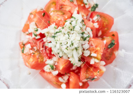 Tomato and onion salad Tomato and onion salad 116323007