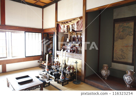 Hokkaido: Inside the restored Hanada family guardhouse, the master's living quarters 116323254