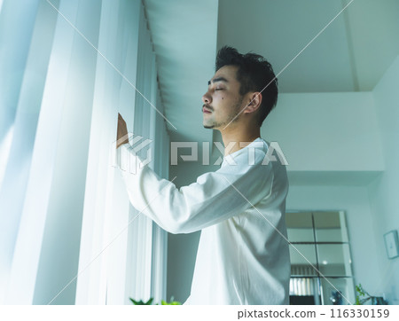 一個男人早上醒來 116330159