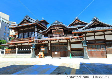 [Ehime Prefecture] The renovated Dogo Onsen Main Building 116331057