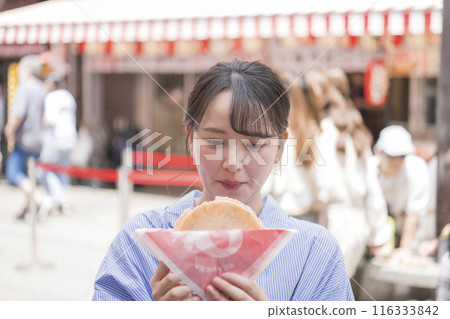 吃章魚線的女人 吃章魚線的女人 116333842